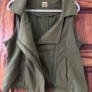 True Craft Women's Khaki Green Vest